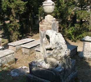 Auf dem Britischen Friedhof von Korfu-Stadt 2