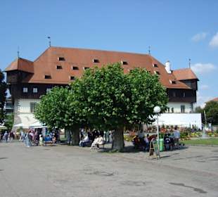 Das Konstanzer Konzilgebäude am Hafen
