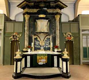 Blick auf den Altar der Zionskirche