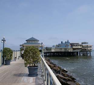 Seebrücke und Restaurant