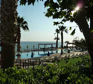 Blick auf die Poolanlage