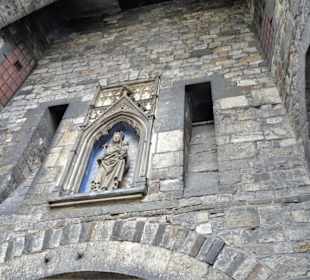 Maria zwischen zwei Pechnasen im Ponttor