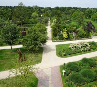 Blick vom Aussichtsturm in den Park der Gärten