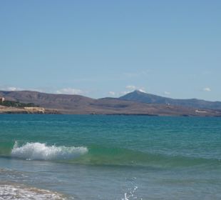 Strand rechts vom Hotel