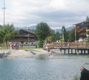 Camping, Radweg dem See entlang