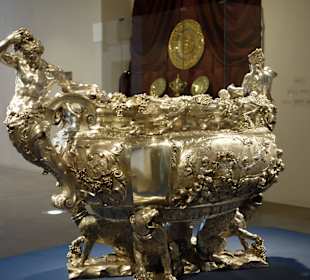 Riesiger Tafelaufbau aus Silber