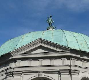 Unterwegs im Hofgarten von München