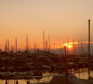 Sonnenuntergang im Hafen