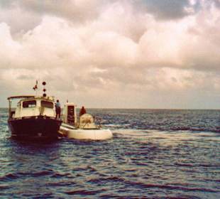 U-Boot Atlantis mit Begleitboot