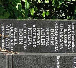 Grabstein mit dem Hinweis "verschollen 1942"