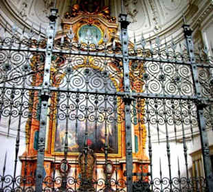 Auch zum Teil mit Gitter abgesichert