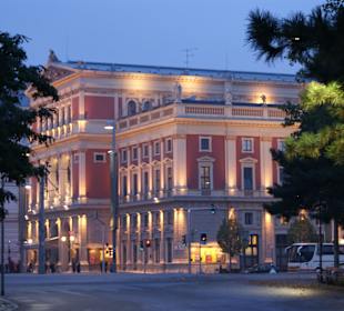 Musikverein in der Abenddämmerung