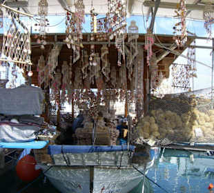 Fischerboot mit Muscheln