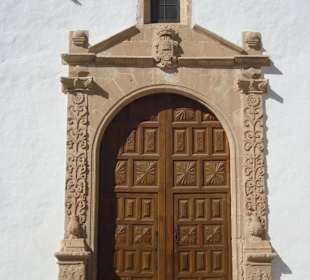 Eingangstür der Kirche