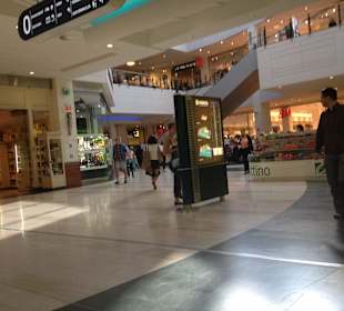 Arkadia - Aleja Jana Pawła II 82  