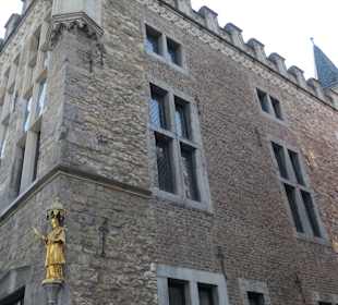 Das Haus Löwenstein am Markt / Ecke Pontstraße