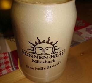 Seidla mit frischem Bier im Sonnen-Bräu