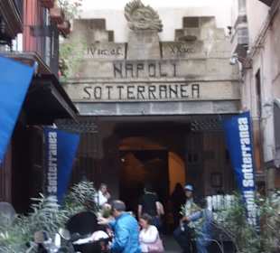 Eingang zur Unterwelt mit Führung