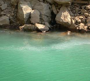 Mineralquelle mit ein wenig Kohlensäure