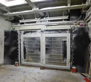 Förderkorb unter Tage