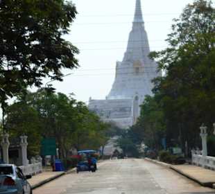 Wat Phu Khao Thong