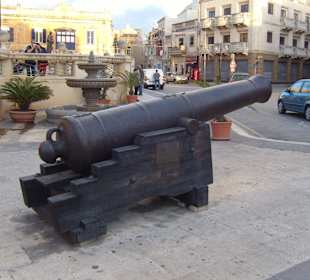 Vor der Marienkirche