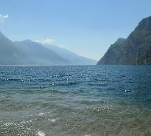 Blick bei Riva del Garda zum Gardasee