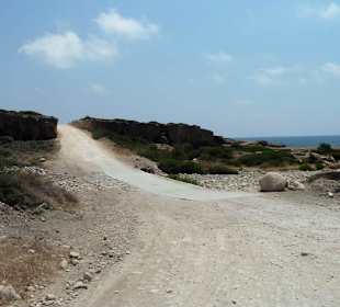 Nach dieser "Rampe" geht es rechts ab zur Schlucht