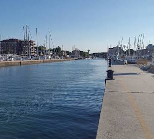 Vom Kanalhafen Richtung Hotel Franca