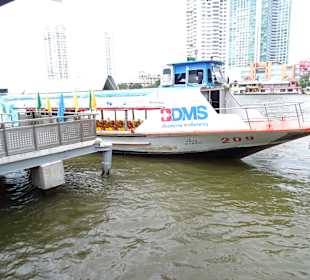 Mit dem Hop and Hop Boot Bangkok entdecken