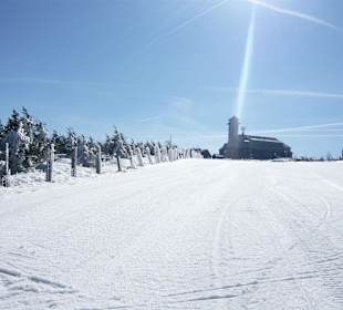 Blick zum Skihang direkt am Hotel