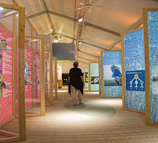 Im deutschen Pavillon