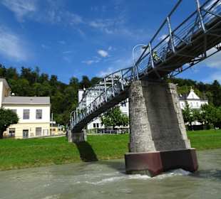 Der Mozartsteg vom Schiff aus gesehen