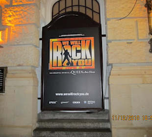 Werbetafel am Theater des Westens