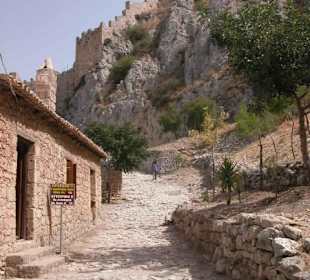 Zur Festung Akrokorinth