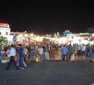 Die Einkaufsmeile von Naama Bay