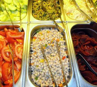 Teil des Salat-Büffets im Restaurant Poseidon