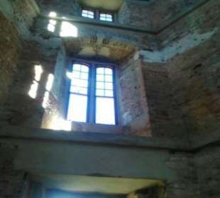 Bereits entkernte Innenräume.