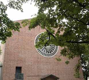 Katholische Pfarrkirche Maria vom Guten Rat