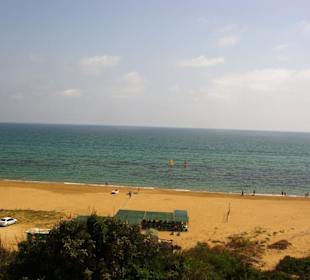 Gündogdu auf den Dünen oben