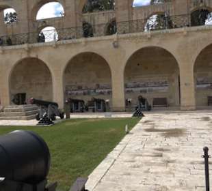 Saluting Battery