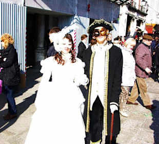 Kostüme-Masken-Show Venedig 2011