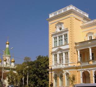 Kirche Sveti Nikolay im Hintergrund