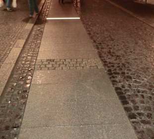 Leuchtendes Welterbeband durch Hildesheim