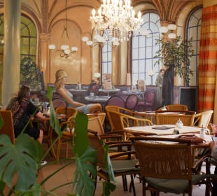 Café Ihringer Breisach Dame ist gemalt nicht echte