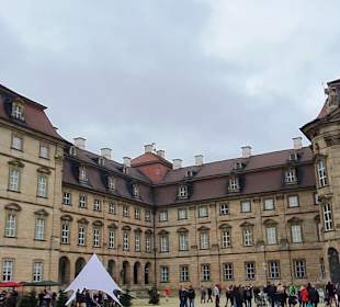 Mehr den linken Bereich vom Schloss