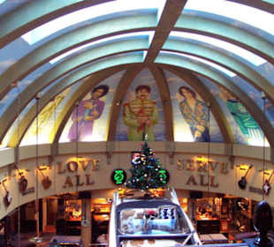 Verstorbene Rock- und Popgrößen als Engelchen