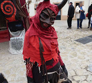 Figuren beim Balearenfest in Palma