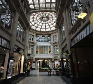 Restaurants & Geschäfte