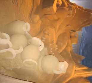 Berglandschaft mit Fluβ und Krügen